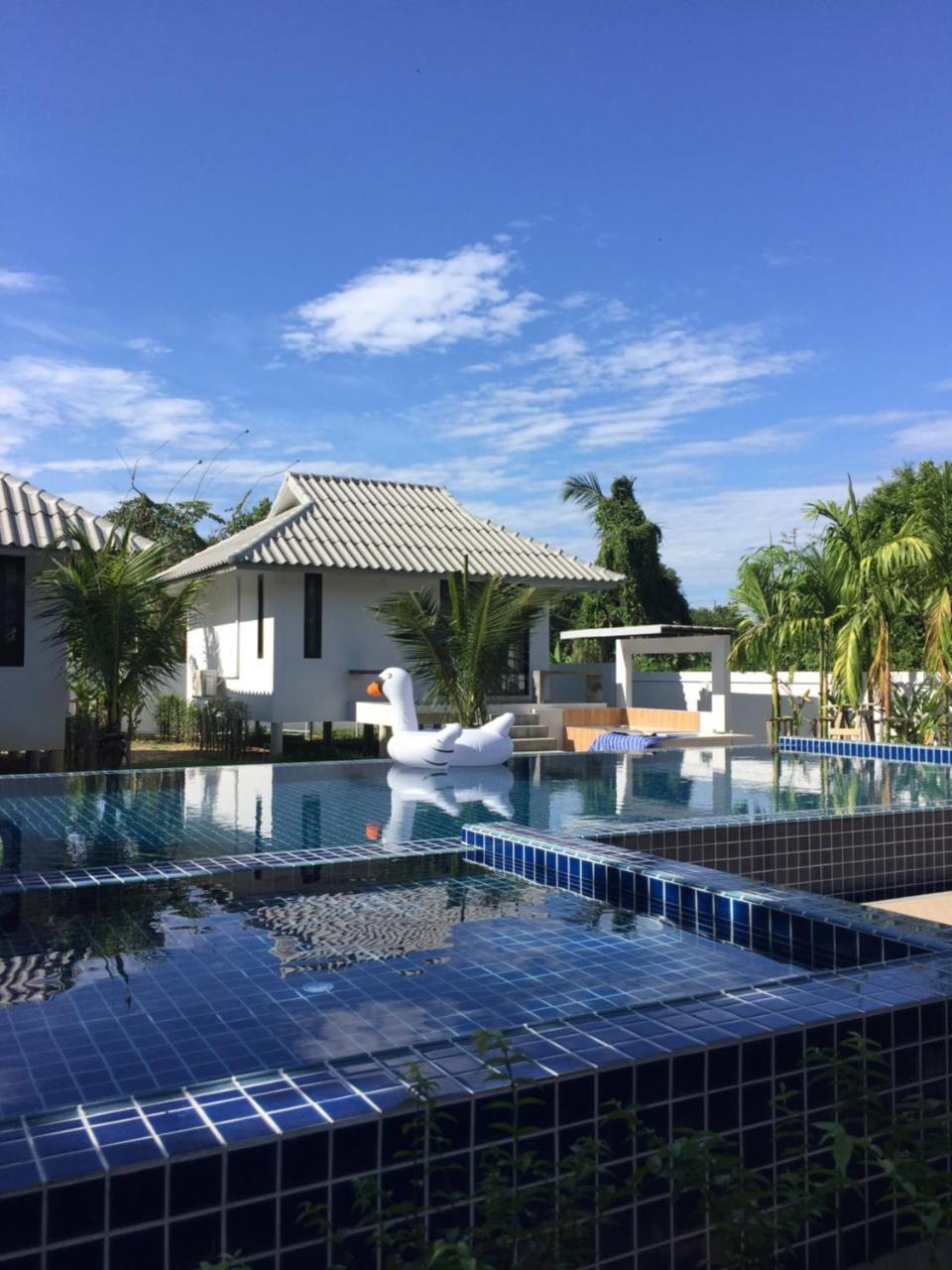 Bulan Villa Rayong Buitenkant foto