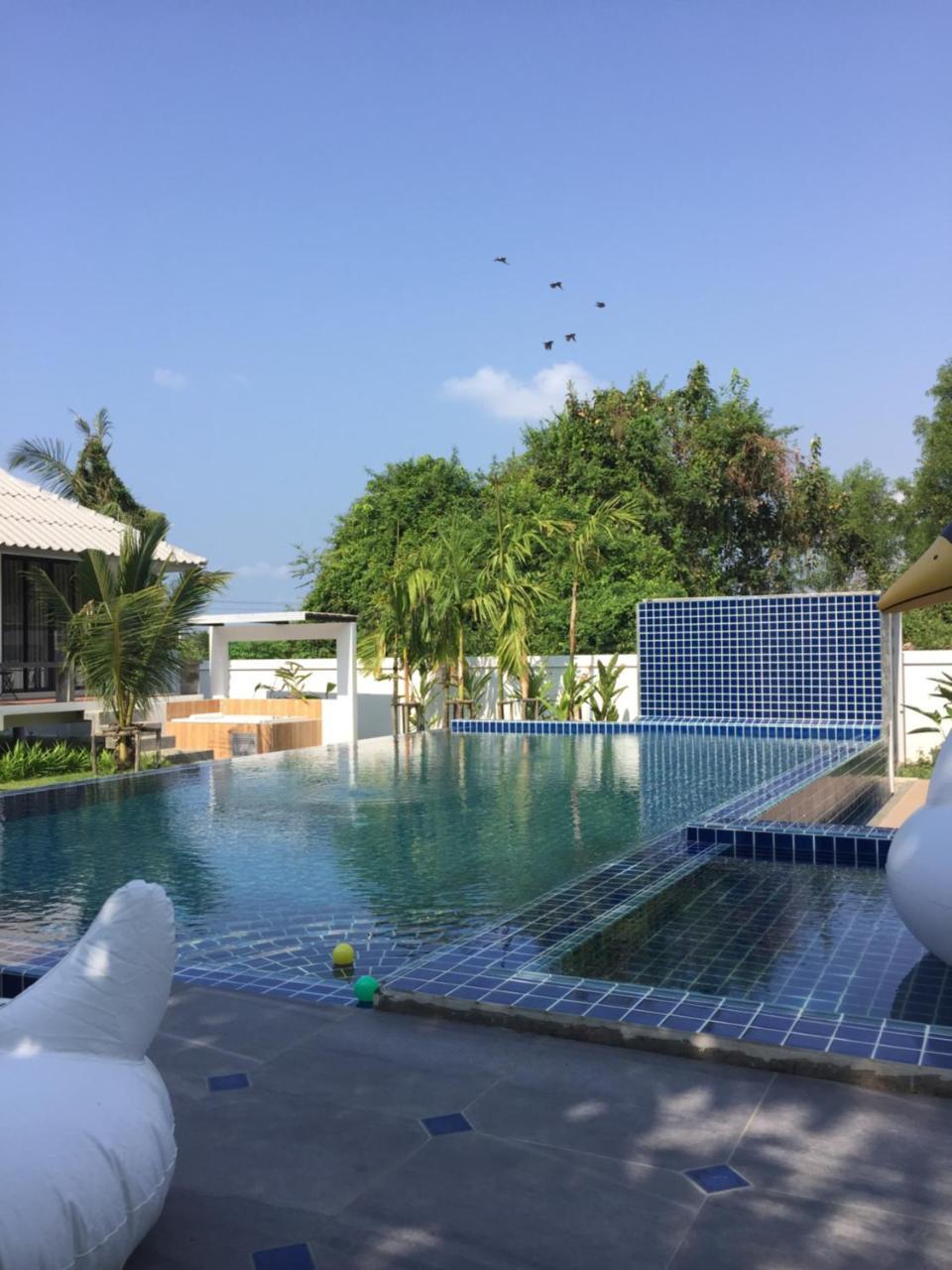Bulan Villa Rayong Buitenkant foto