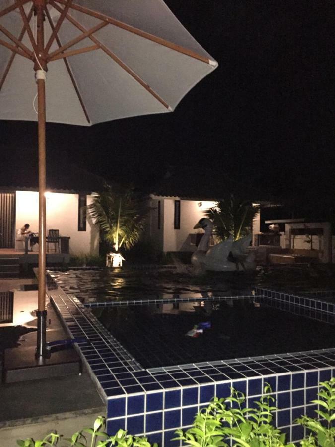 Bulan Villa Rayong Buitenkant foto