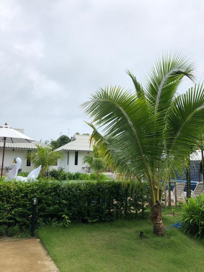 Bulan Villa Rayong Buitenkant foto