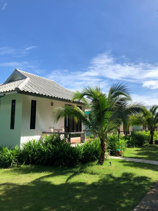 Bulan Villa Rayong Buitenkant foto